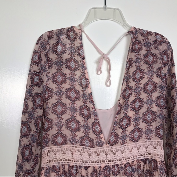 Hollister NWT sz L Bell Sleeve Lace Inset V-Back - Picture 6 of 8
